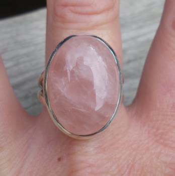 Zilveren ring gezet met ovale cabochon Rozenkwarts 19.7 mm