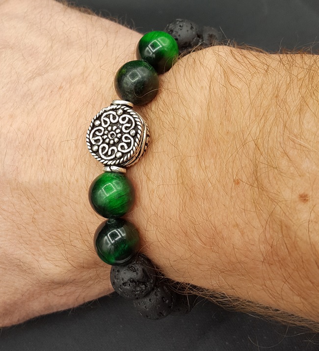Stretch armband met Lava stenen en groene Tijgeroog