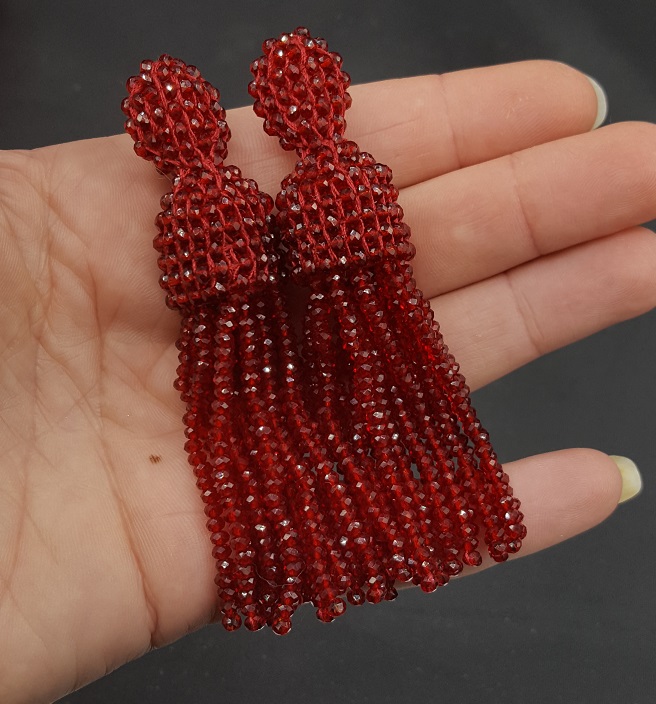 Tassel oorbellen van Granaat rode kristallen