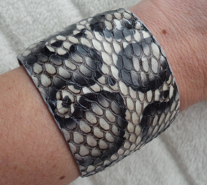 draaipunt slijm genoeg Cobra slangen armband | Leren Sieraden