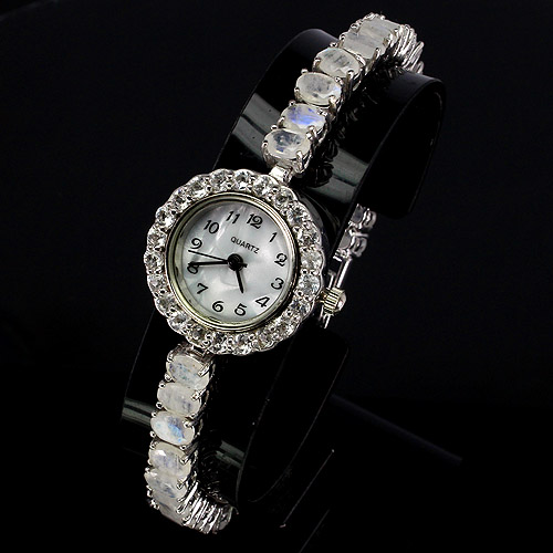 Zilveren horloge gezet met regenboog Maansteen en wit Topaas