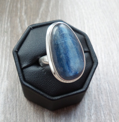 Passief Ondenkbaar Handschrift Zilveren ring met Kyaniet ring maat 18 mm | Zilveren Edelsteen Ringen