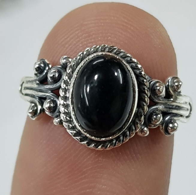Katholiek Verniel Groene bonen Zilveren ring met zwarte Onyx 16 mm | Zilveren Edelsteen Ringen