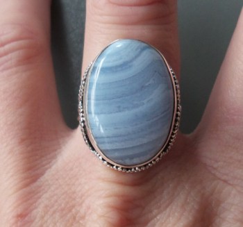 Zilveren ring blauw Lace Agaat en bewerkte setting 18 mm