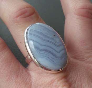 Zilveren ring gezet met blauw Lace Agaat maat 18 mm
