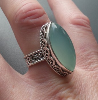 Zilveren ring marquise aqua Chalcedoon bewerkte setting 17.5 mm