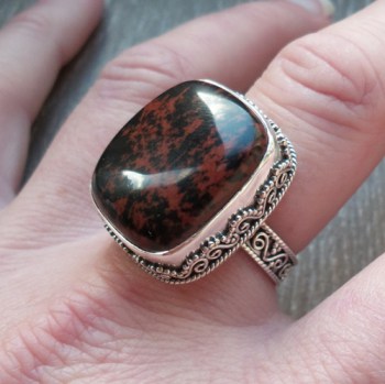 Zilveren ring met mahonie Obsidiaan in bewerkte setting 18.5 mm