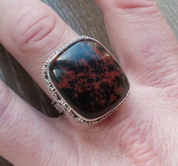 Zilveren ring met mahonie Obsidiaan in bewerkte setting 18.5 mm