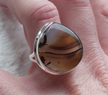 Zilveren ring gezet met brede druppelvorm Montana Agaat 18 mm