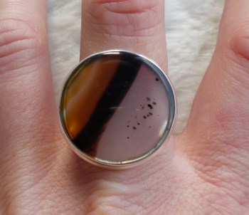 Zilveren ring met ronde Montana Agaat maat 19 mm