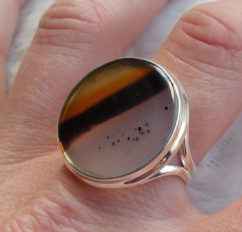 Zilveren ring met ronde Montana Agaat maat 19 mm