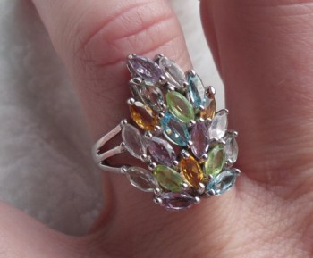 Zilveren ring gezet met multi edelsteen 17 mm
