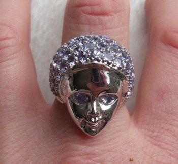 Zilveren ring met gezicht en gezet met Tanzaniet maat 19 mm