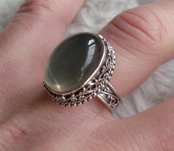 Zilveren ring perzik Maansteen gezet in bewerkte setting 16.7 mm