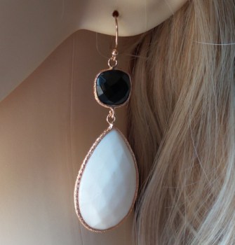 Vergulde zilveren bezel oorbellen met witte Agaat en Onyx