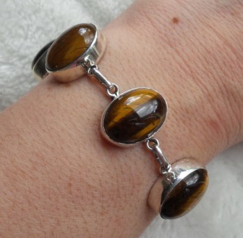 Zilveren armband gezet met cabochon geslepen Tijgeroog