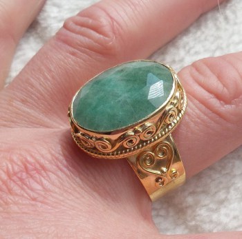 Vergulde zilveren ring met Emerald in bewerkte setting 20 mm