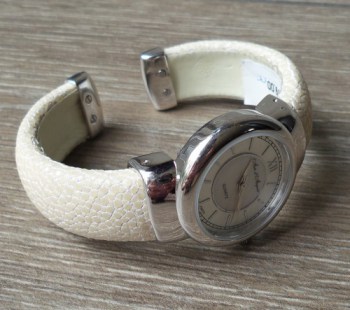 Zilveren horloge / armband van crème Roggenleer