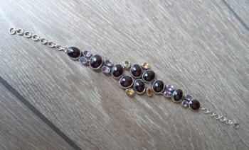 Zilveren armband met cabochon Granaat, facet Citrien en Amethist