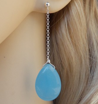 Zilveren oorbellen met blauwe Jade briolet