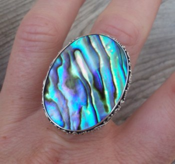 Zilveren ring met grote Abalone schelp bewerkte kop 18.5 mm