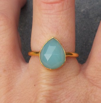 Vergulde ring met druppelvorm facet aqua Chalcedoon 18.5 mm