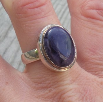 Zilveren ring gezet met Sugiliet ring maat 19 mm