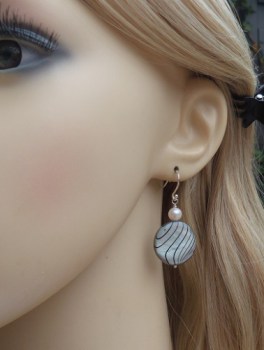 Zilveren oorbellen met Schelp en Parel