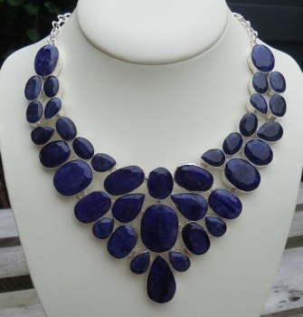 Zilveren ketting gezet met blauwe Saffieren