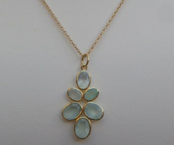 Vergulde ketting met hanger gezet met aqua Chalcedoon