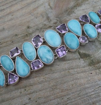 Zilveren armband gezet met Larimar en Amethisten