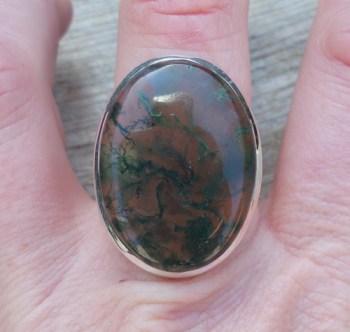 Zilveren ring gezet met brede ovale Mosagaat 18 mm