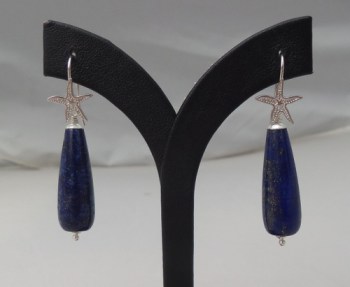 Zilveren oorbellen met smalle Lapis Lazuli briolet