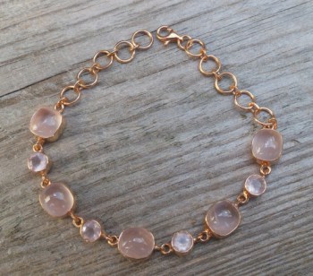 Rosé vergulde armband gezet met cabochon en facet Rozenkwarts