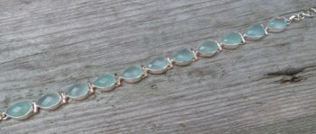 Zilveren armband druppelvormige facet aqua Chalcedoon schakels