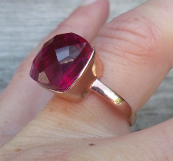 Rosé vergulde ring gezet met roze Toermalijn quartz