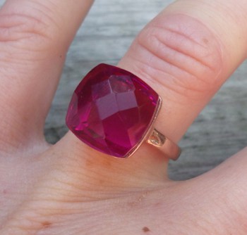 Rosé vergulde ring gezet met roze Toermalijn quartz