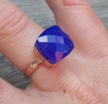 Rosé vergulde ring gezet met blauw Chalcedoon