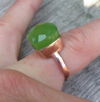 Rosé vergulde ring gezet met appeltjes groene Chalcedoon