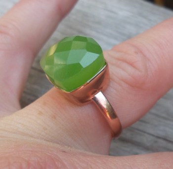 Rosé vergulde ring gezet met appeltjes groene Chalcedoon