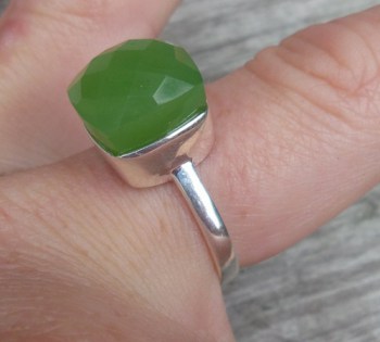 Zilveren ring gezet met appeltjes groene Chalcedoon