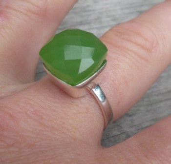 Zilveren ring gezet met appeltjes groene Chalcedoon