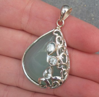 Zilveren hanger gezet met blauwe Topazen en aqua Chalcedoon