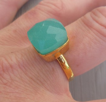 Vergulde ring gezet met vierkante aqua Chalcedooon