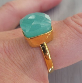 Vergulde ring gezet met vierkante aqua Chalcedooon