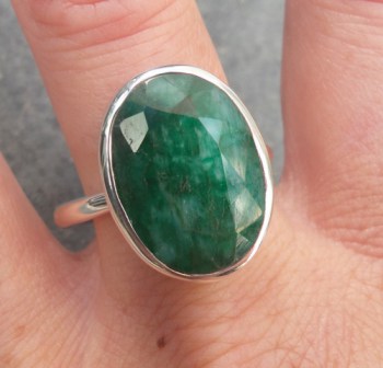 Zilveren ring gezet met ovale facet Emerald 19.7 mm