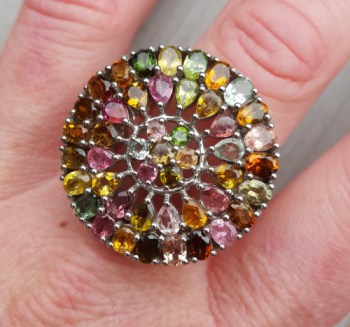 Zilveren ring met ronde kop gezet met Toermalijn 18.5 mm