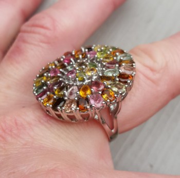 Zilveren ring met ronde kop gezet met Toermalijn 18.5 mm