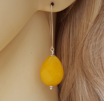 Zilveren oorbellen met gele Jade briolet