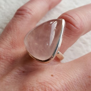 Zilveren ring gezet met druppelvormige cabochon Rozenkwarts 17.3